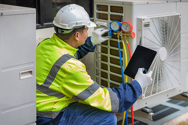 Professional Hvac technician working in Milledgeville, IL